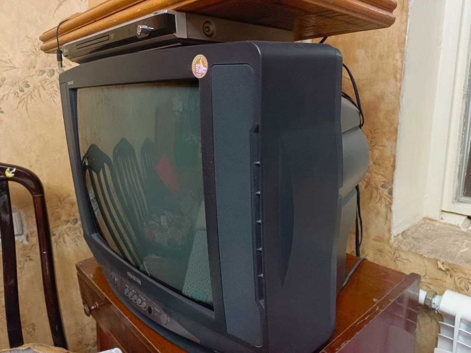 Продается: телевизор самсунг 32 дюйма, DVD , ручная швейная машина,