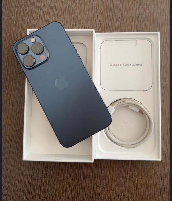 Iphone 15 pro max 256gb blue