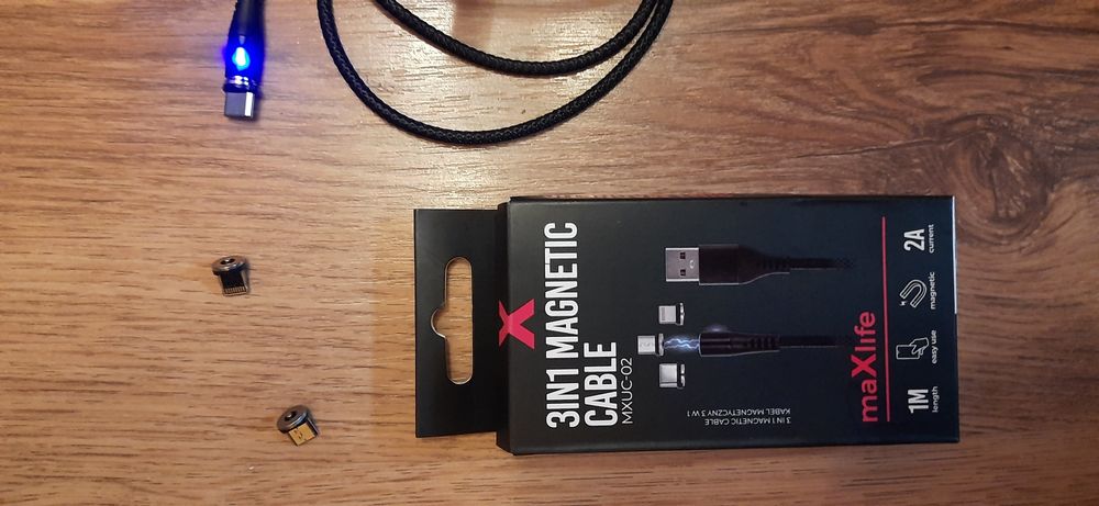 Cablu 3 in 1 USB-C, Micro-USB, Lightning cu conectori magnetici,Nou!