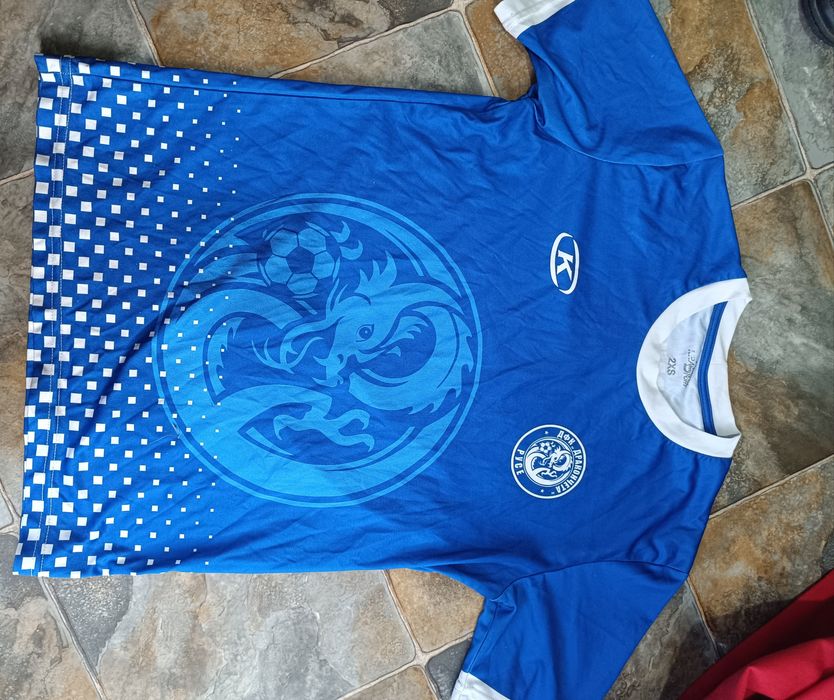 Два футболни екипа за момче- на Дунав и Байерн