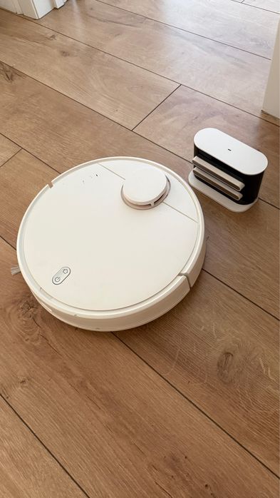 Продам робот пылесос xiaomi