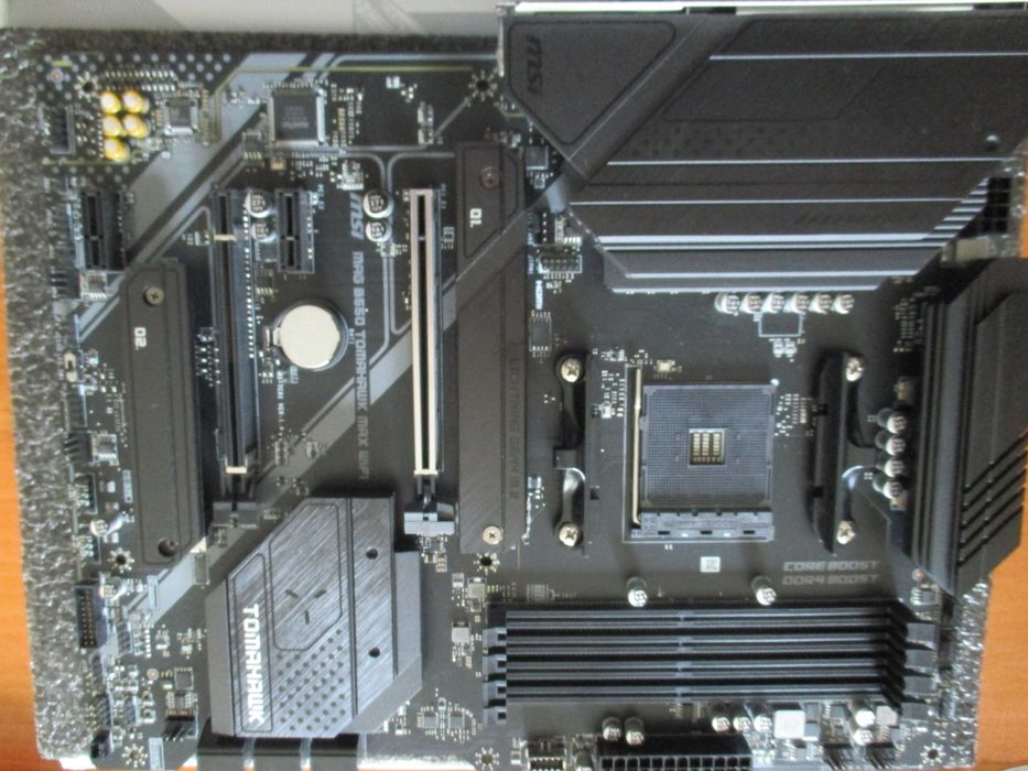 Дънна платка MSI MAG B550 TOMAHAWK MAX WIFI, сокет АМ4