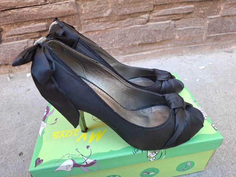 Дамски обувки на ток