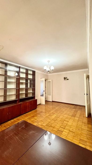 Продаётся 4 комнатная 86.6квм;м2 ор-р: ул.Юсуф Хос Ходжиб