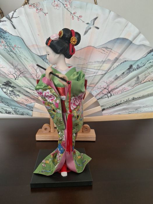 Colecție 6 figurine gheișe 25 cm – costume textile, colecție decorativă