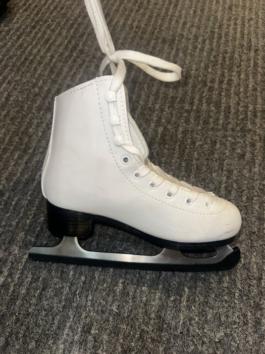 Продаются коньки