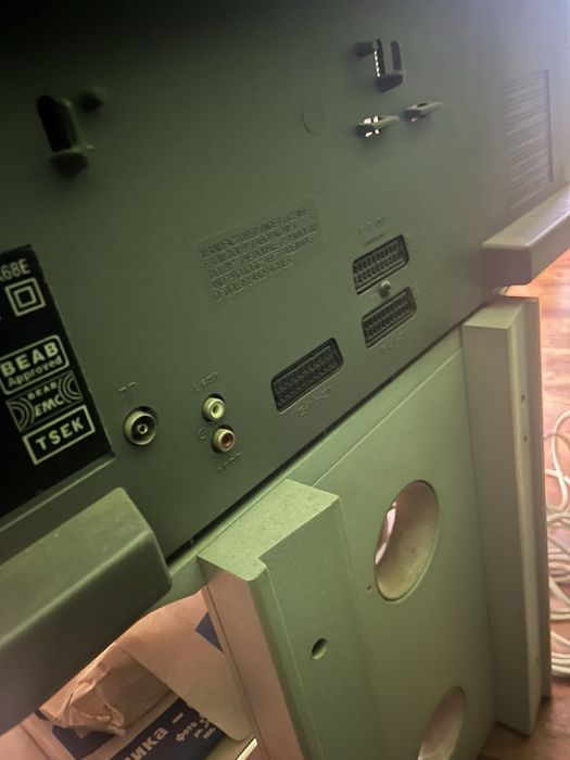 Sony Trinitron 32 инча