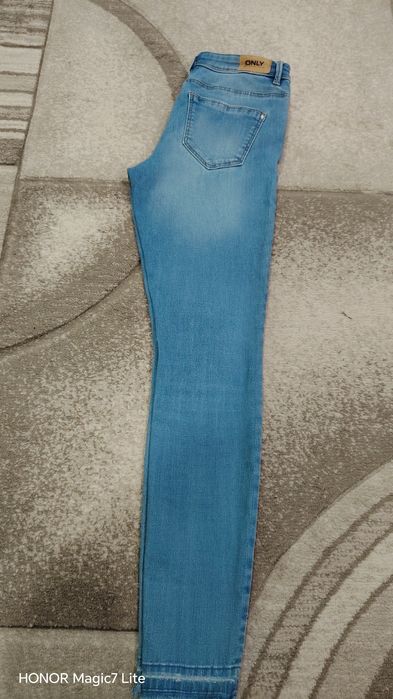 Blugi albaștri mărimea S