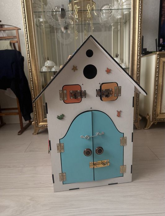 Продаю большой домик для игр