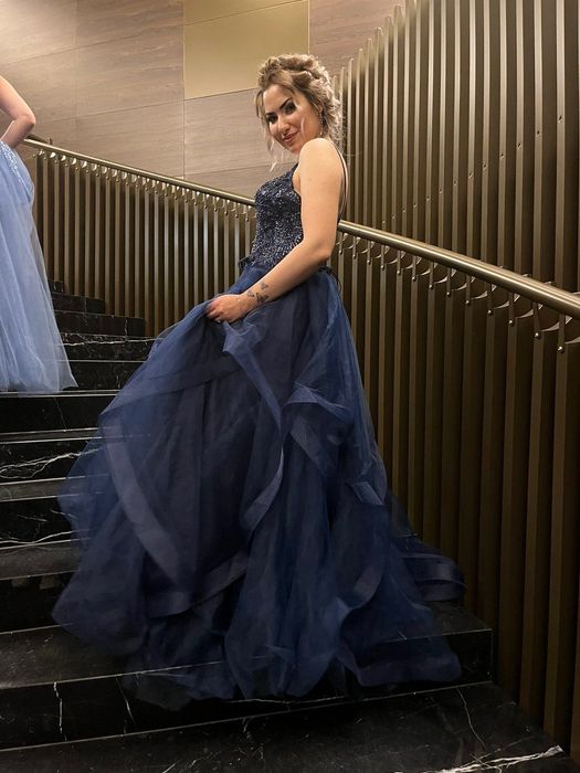 Продавам балната си рокля заедно с обувки и чанта