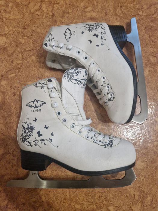 Коньки фигурные для девочки