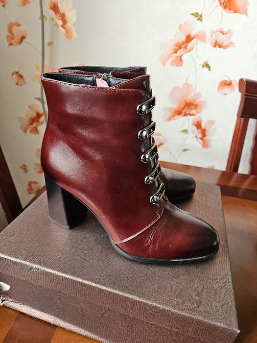 Продам ботильоны женские 38 размер