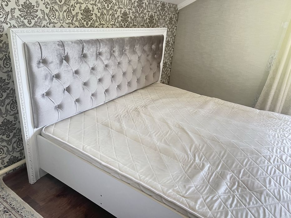 Продам 2х спальный кровать