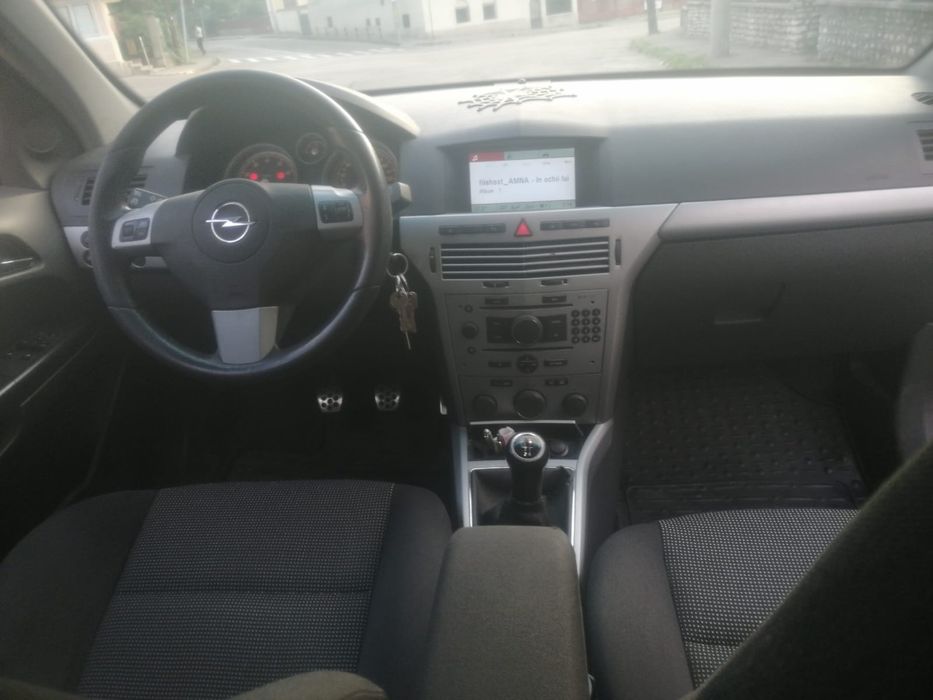 Vând Astra h benzina ,gpl