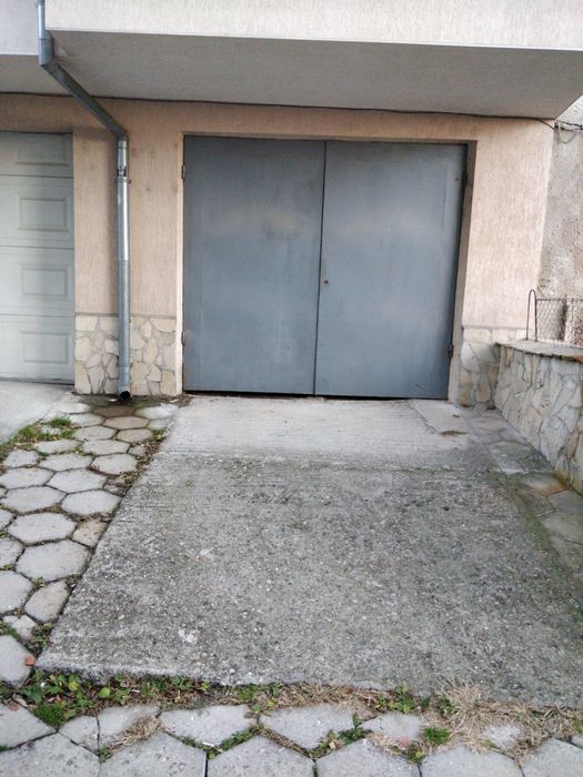 Давам гараж под наем – Благоевград (до СОУИЧЕ)