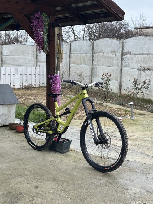 Yt capra custom sludge green