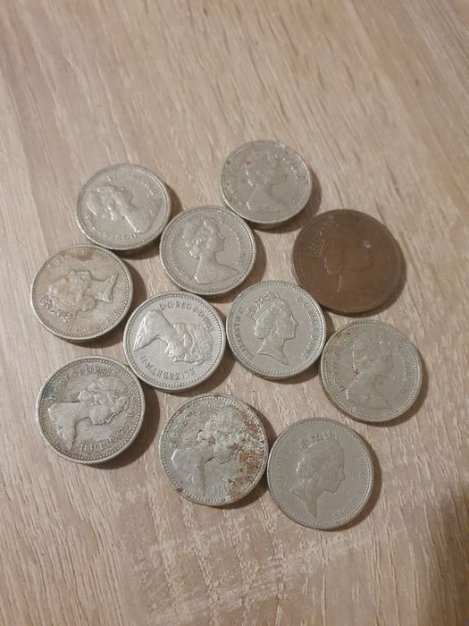 Monede Anglia one pound cu regina