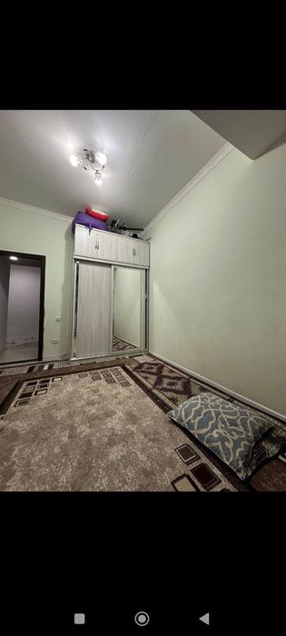 Yangiyoʻl shahri bozori oldida yangi qurilgan dom.