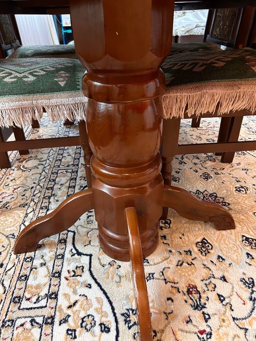 Продам стол с 8 стульями