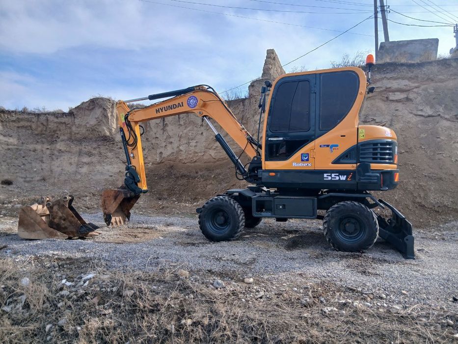 Ekiskavator sotiladi