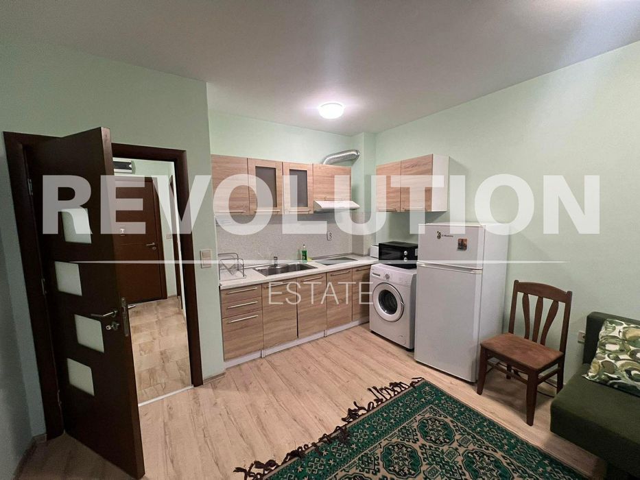 Тристаен апартамент в района на к.к Златни Пясъци!