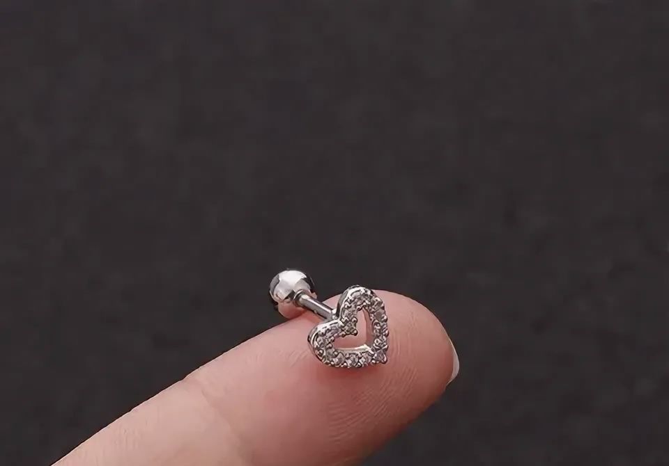 Серьга в виде сердца для пирсинга уха
