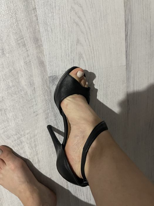Sandale negre  din piele