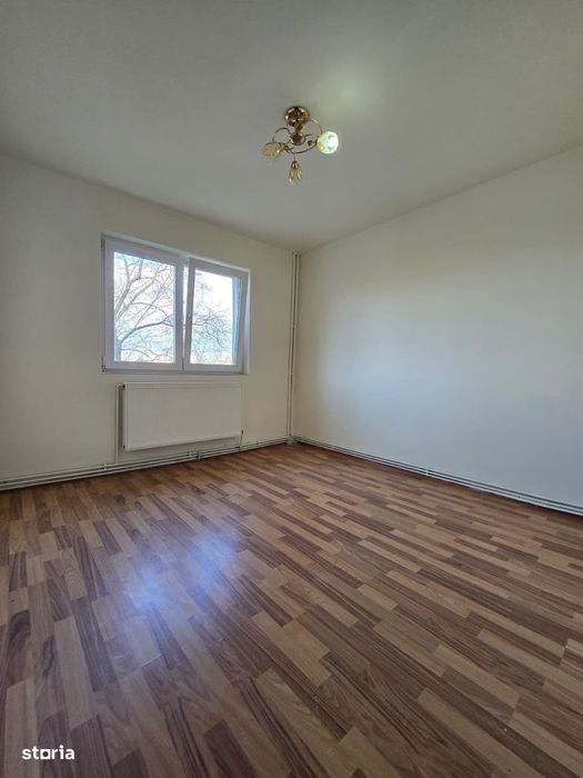 Apartament 2 camere, 42 mp, etaj 2/4, Mircea cel batran