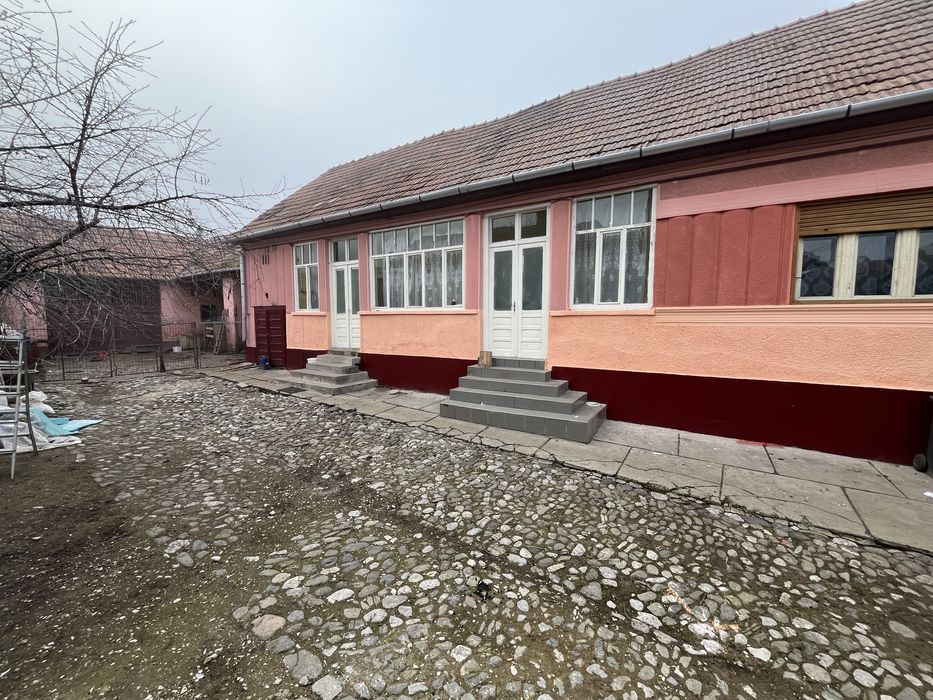 Vand casa in localitatea Ighiu 100mp