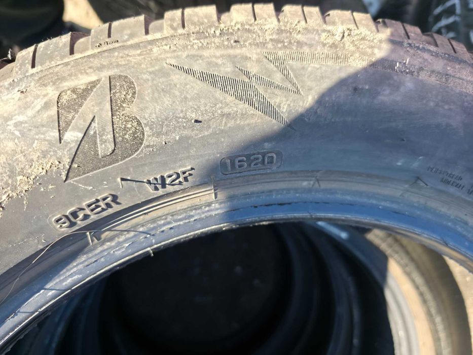 4 Anvelope de IARNA - 215/60/17 96H - BRIDGESTONE Blizzak LM005 - Stare F BUNA - DOT 2020 !