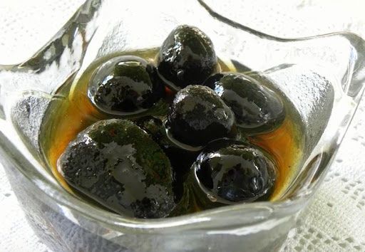 Домашно Сладко от зелени орехчета