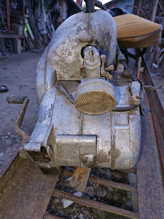 Vând motor complet  Mobra 50
