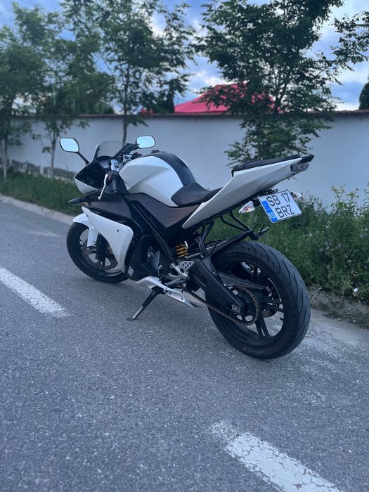 Yamaha YZF-R125 Alb-Negru