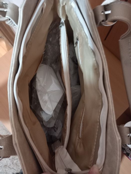 Бежова дамска чанта