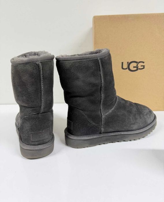UGG Classic Short ll