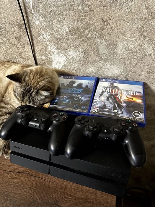Playstation 4 (1024 гб), 2 игры,2 dualshock