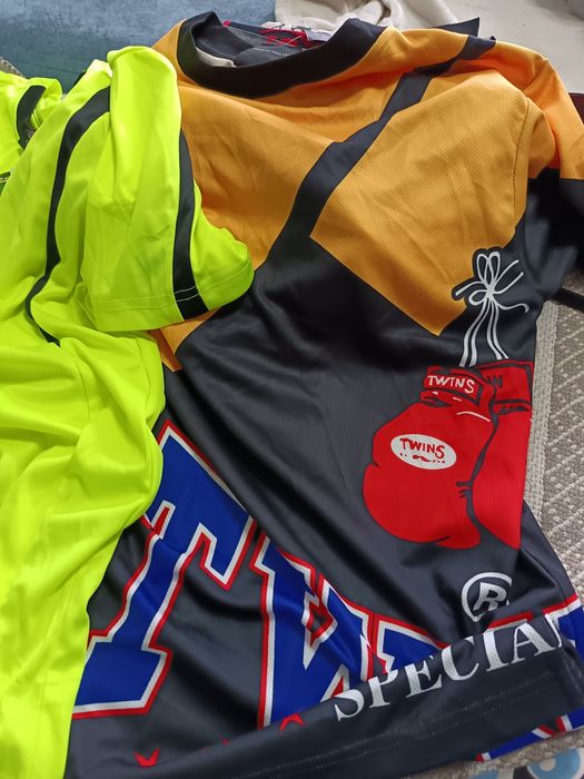 Продам спортивные вещи!!!