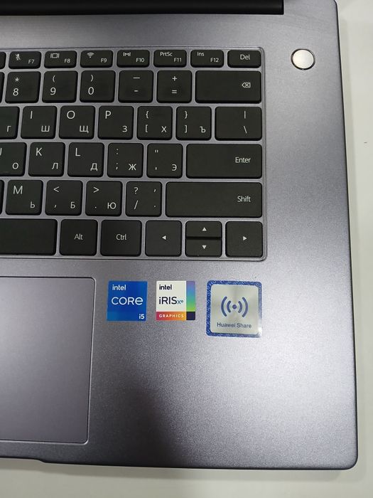 Noutbuk Huawei i5