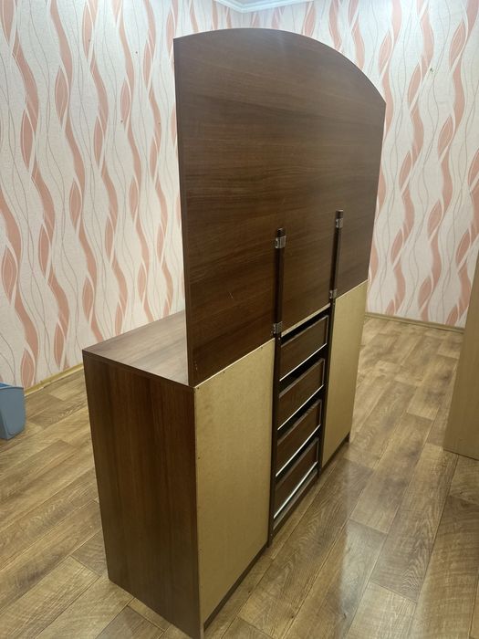 Шкаф, трюмо, консоль, стол