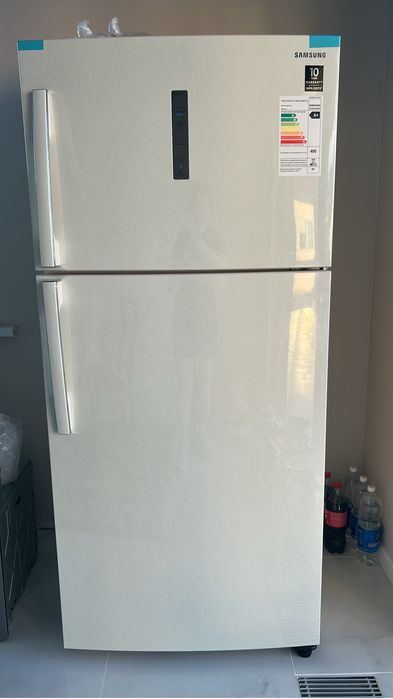 Двухкамерный холодильник LG