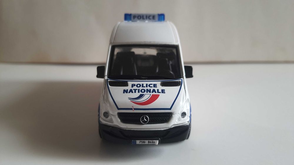 Метални Колички Bburago Police