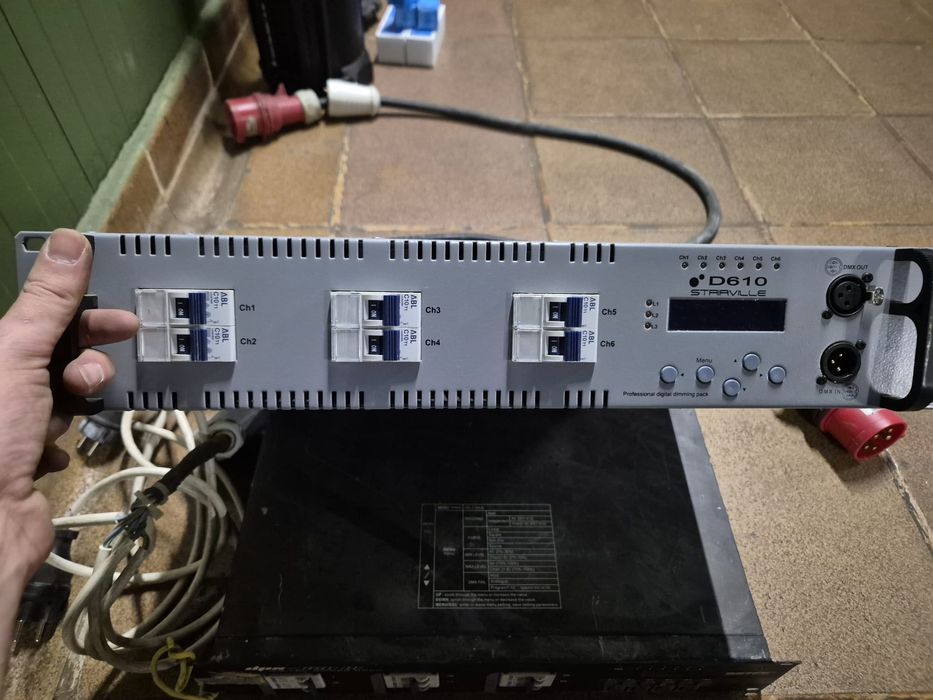 Dimmeri de lumina teatru