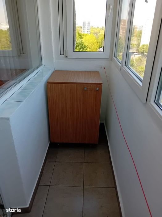 Titan Piata Minis parc metrou prima inchiriere