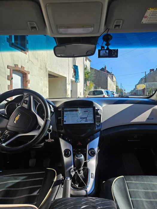 Chevrolet cruz 2000 cc