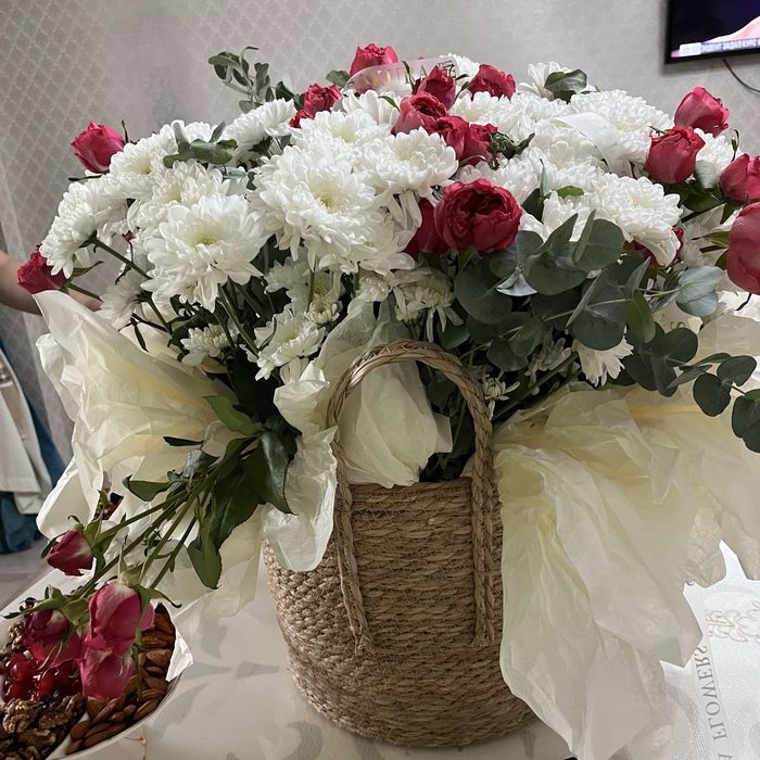 Гүл корзинадағы