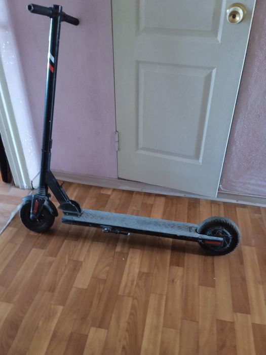 Продаю электросамокат недорого
