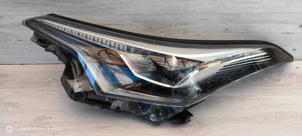 Фар за Toyota C-HR Full LED / Тойопта Ц-ХР Фул ЛЕД