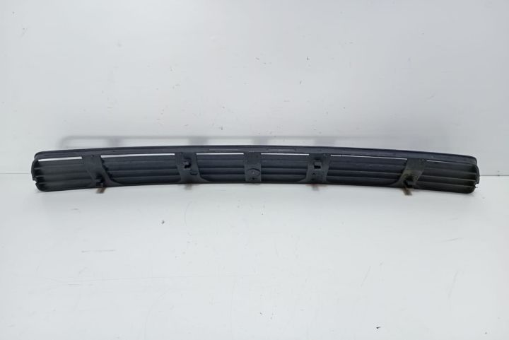 Grila  bara fata 8D0807683 Audi A4 B5 (facelift) seria