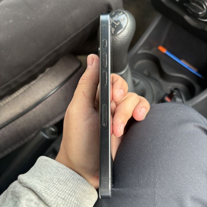 IPhone 15 pro 128 gb
