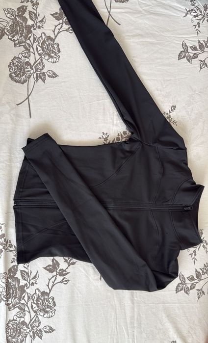 Продаю одежду для подростков